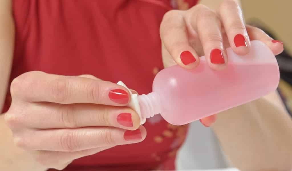 The 7 Best Nail Polish Remover Reviews & Guide for 2021