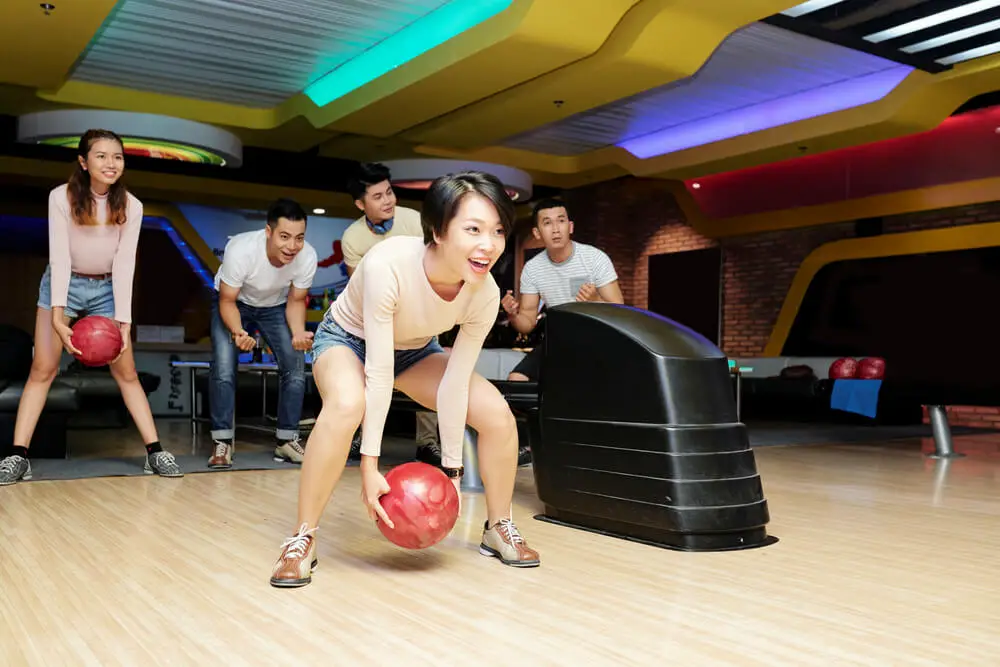 Can You Bowl With Acrylic Nails Or Not?