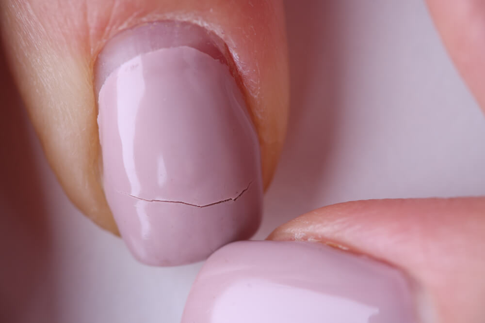 Reasons Why Your Dip Nails Might Crack